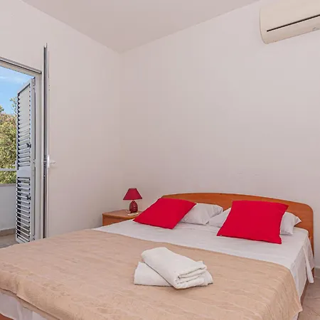 Apartment Lovely In With House Sea View