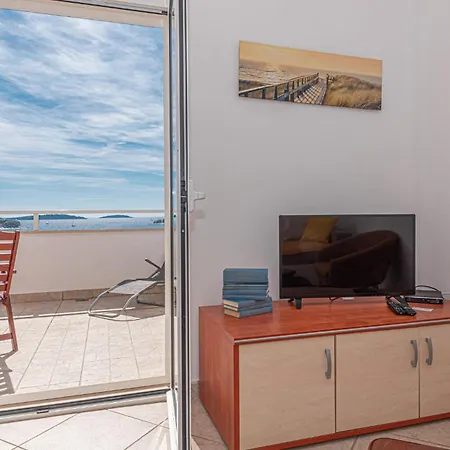 Apartment Lovely In With House Sea View